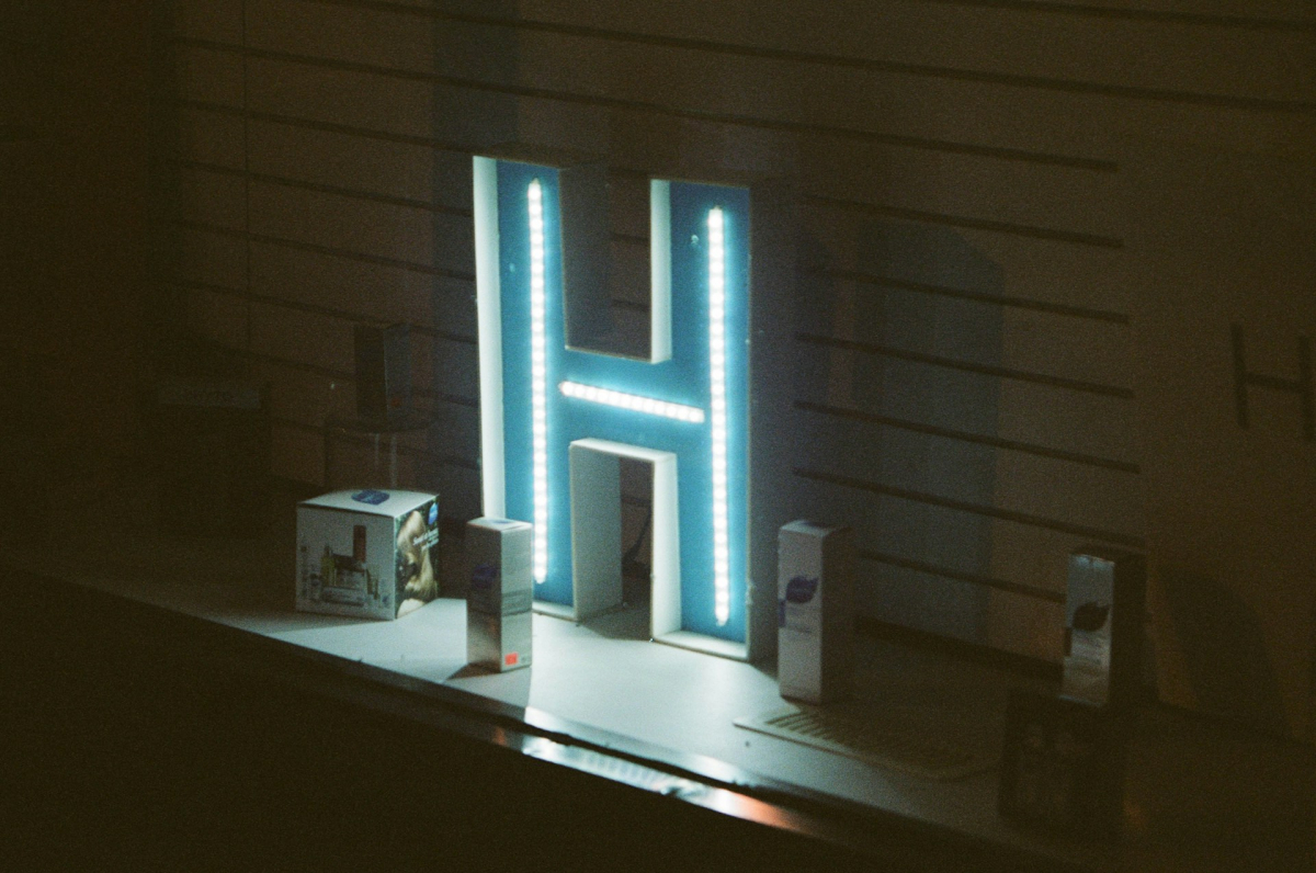 lamp letter H